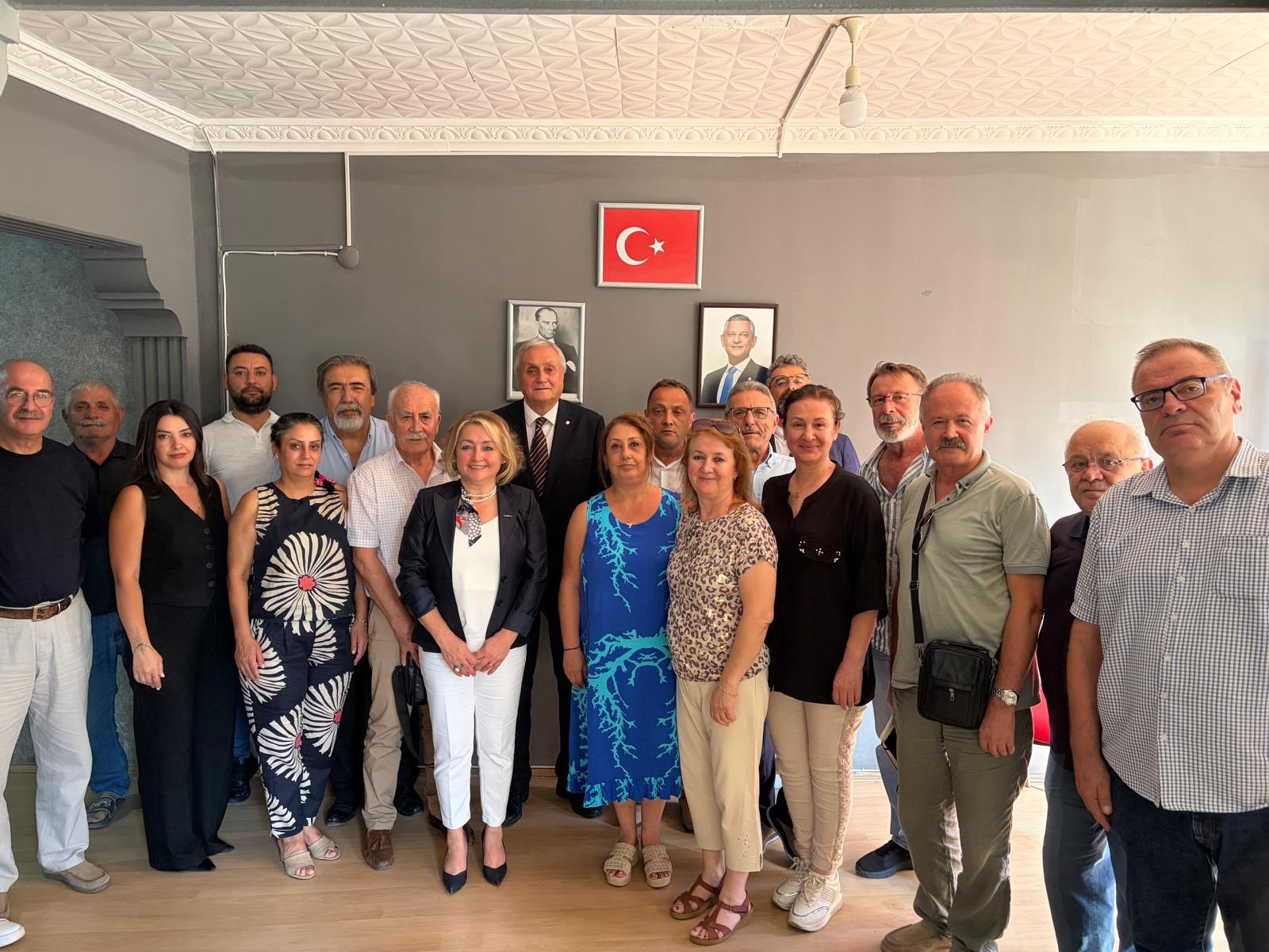 YENİ Parti